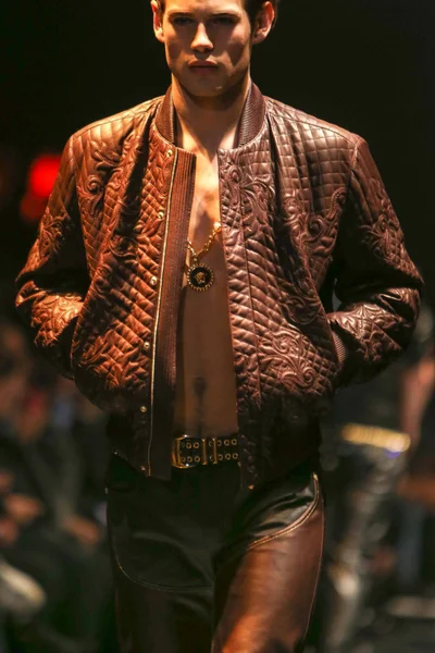 Look 74